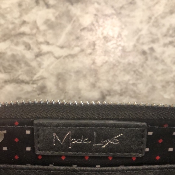 Dark Grey wristlet with suede fringes - Picture 5 of 5